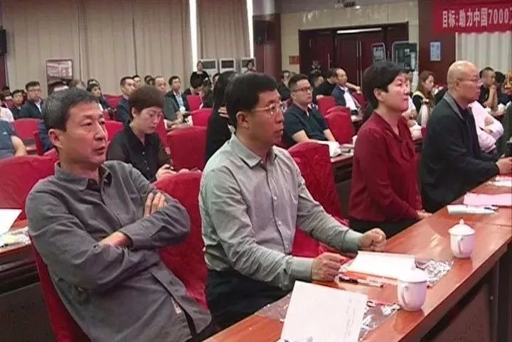 临县县委常委最新名单,临县县委常委新名单背后的温馨日常故事