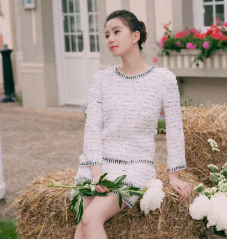 拥抱自然美景的120斤明星,共同开启旅行之旅