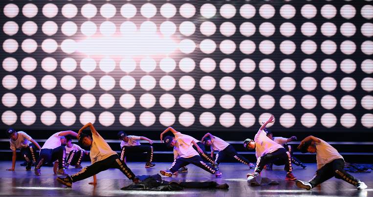 踏板舞引领全新潮流趋势,新潮流踏板舞亮相舞台!