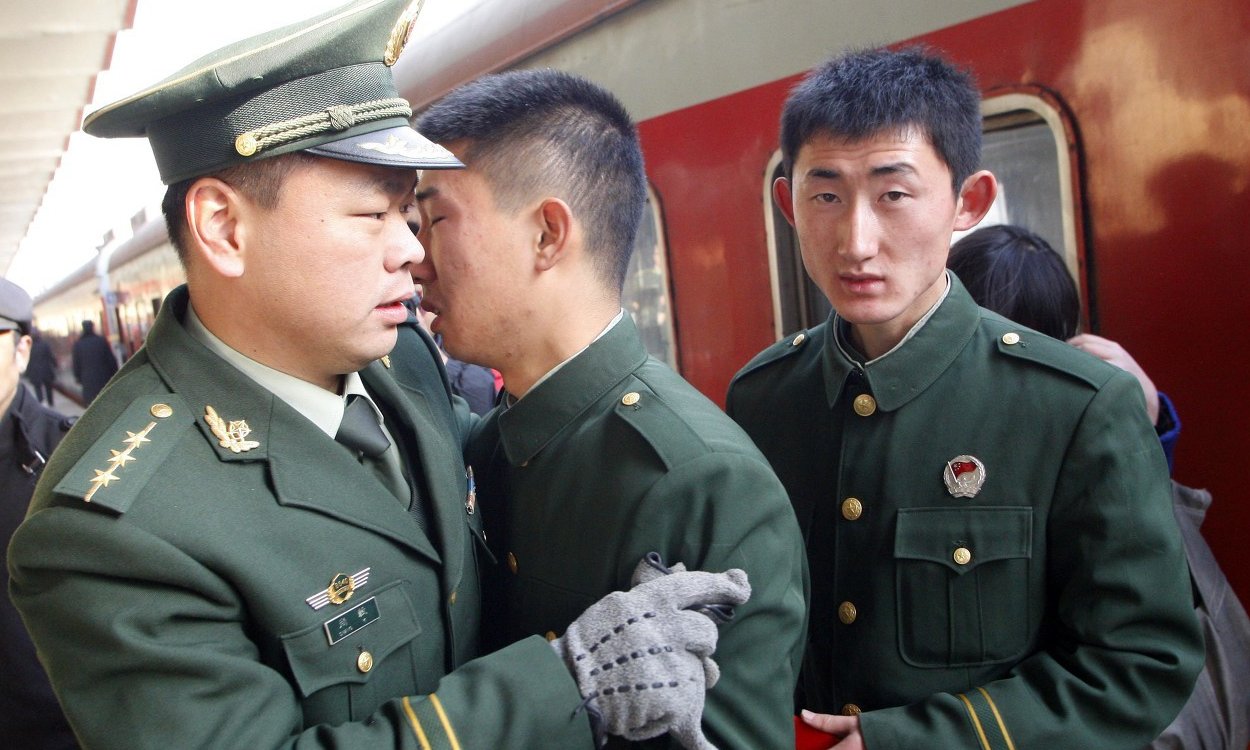 科技致敬荣耀，退伍老兵感人瞬间与智能产品体验新纪元回顾